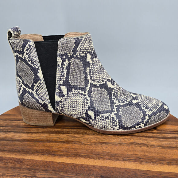 Madewell Shoes - Madewell Chelsea Ankle Boots Women's 9.5 Leather Snake Print Carina Booties